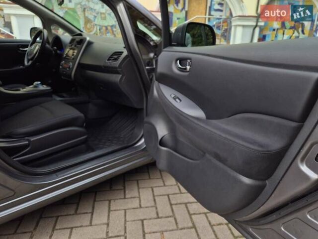 Сірий Ніссан Ліф, об'ємом двигуна 0 л та пробігом 92 тис. км за 7300 $, фото 14 на Automoto.ua
