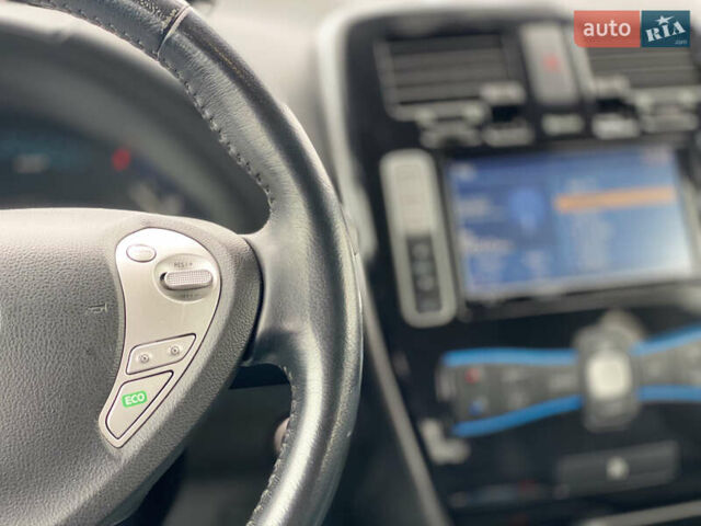 Сірий Ніссан Ліф, об'ємом двигуна 0 л та пробігом 111 тис. км за 7300 $, фото 35 на Automoto.ua