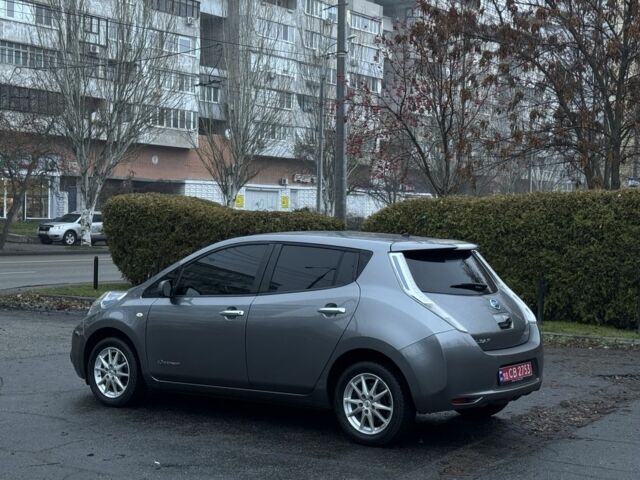 Серый Ниссан Лиф, объемом двигателя 0 л и пробегом 94 тыс. км за 8200 $, фото 1 на Automoto.ua