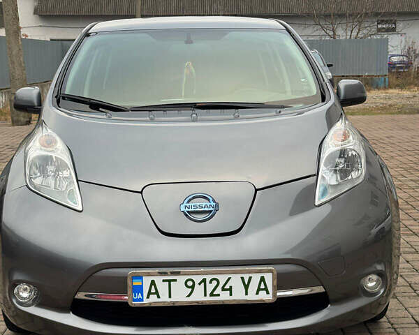 Серый Ниссан Лиф, объемом двигателя 0 л и пробегом 210 тыс. км за 12500 $, фото 1 на Automoto.ua