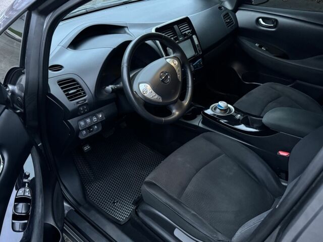 Серый Ниссан Лиф, объемом двигателя 0 л и пробегом 94 тыс. км за 8200 $, фото 12 на Automoto.ua