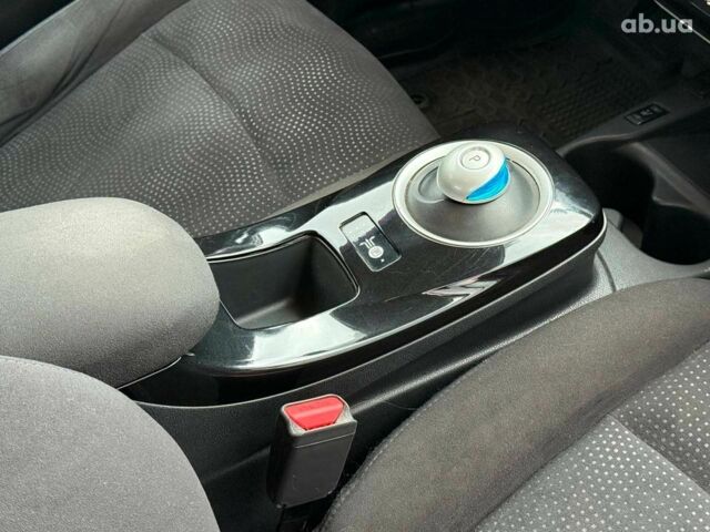 Сірий Ніссан Ліф, об'ємом двигуна 0 л та пробігом 112 тис. км за 8390 $, фото 13 на Automoto.ua