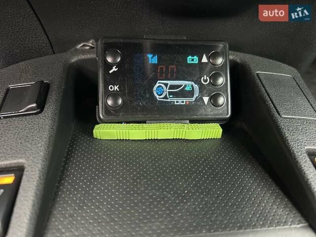 Серый Ниссан Лиф, объемом двигателя 0 л и пробегом 159 тыс. км за 6900 $, фото 5 на Automoto.ua