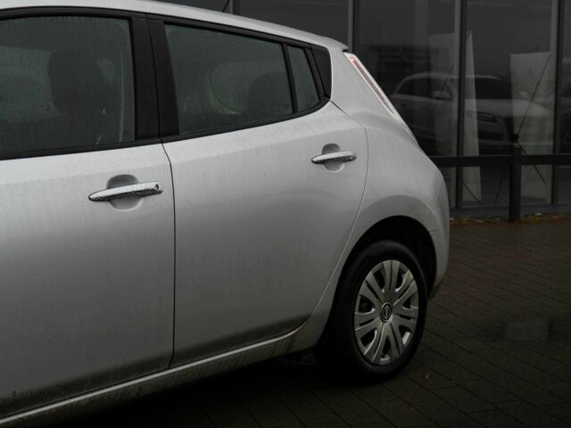 Серый Ниссан Лиф, объемом двигателя 0 л и пробегом 174 тыс. км за 5800 $, фото 3 на Automoto.ua