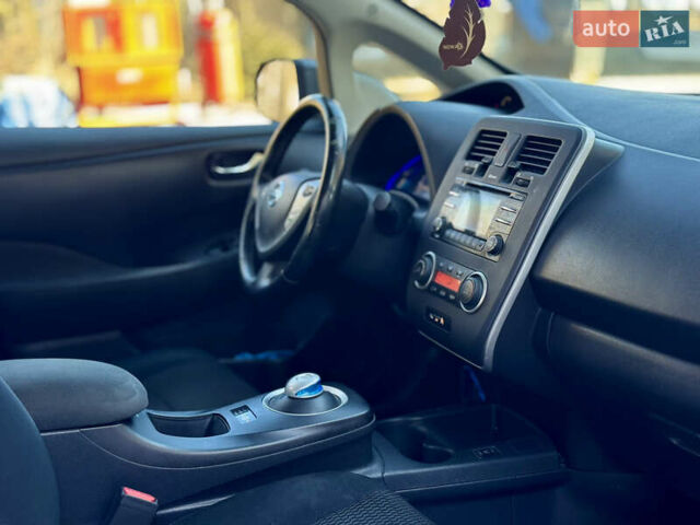 Серый Ниссан Лиф, объемом двигателя 0 л и пробегом 76 тыс. км за 8200 $, фото 29 на Automoto.ua