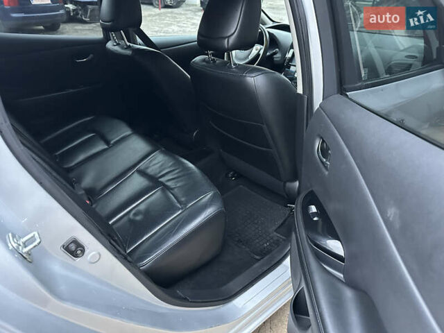 Серый Ниссан Лиф, объемом двигателя 0 л и пробегом 130 тыс. км за 5400 $, фото 14 на Automoto.ua