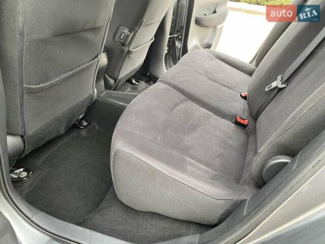 Серый Ниссан Лиф, объемом двигателя 0 л и пробегом 151 тыс. км за 5900 $, фото 34 на Automoto.ua