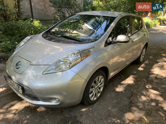 Сірий Ніссан Ліф, об'ємом двигуна 0 л та пробігом 101 тис. км за 6950 $, фото 2 на Automoto.ua