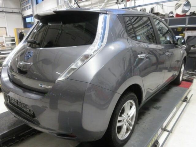 Сірий Ніссан Ліф, об'ємом двигуна 0 л та пробігом 55 тис. км за 7300 $, фото 1 на Automoto.ua