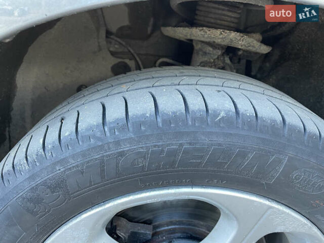 Серый Ниссан Лиф, объемом двигателя 0 л и пробегом 87 тыс. км за 7500 $, фото 8 на Automoto.ua