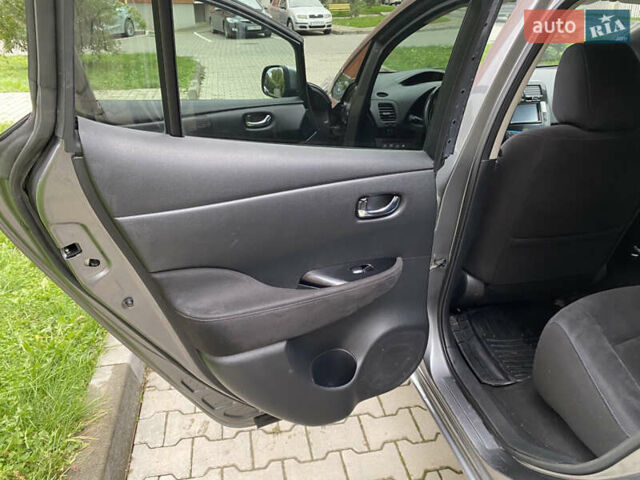 Серый Ниссан Лиф, объемом двигателя 0 л и пробегом 138 тыс. км за 7299 $, фото 18 на Automoto.ua
