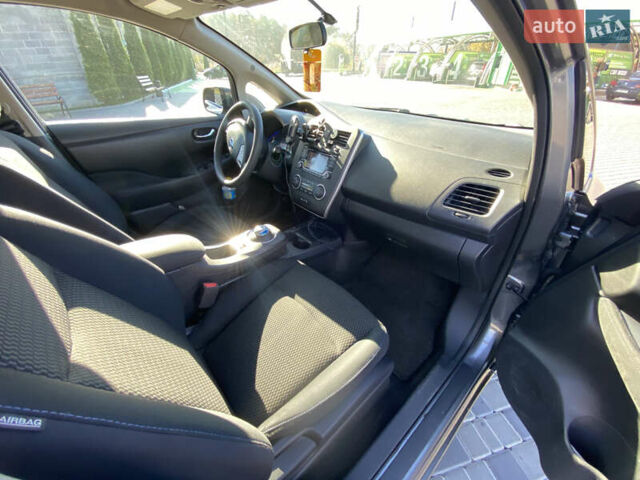Сірий Ніссан Ліф, об'ємом двигуна 0 л та пробігом 75 тис. км за 7300 $, фото 17 на Automoto.ua