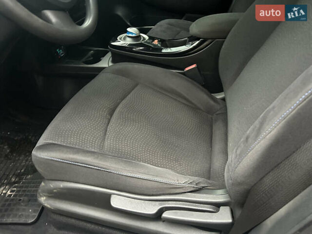 Сірий Ніссан Ліф, об'ємом двигуна 0 л та пробігом 111 тис. км за 8100 $, фото 9 на Automoto.ua