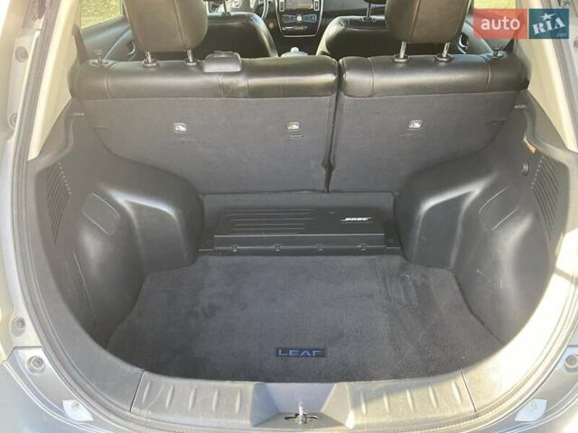 Сірий Ніссан Ліф, об'ємом двигуна 0 л та пробігом 131 тис. км за 7500 $, фото 15 на Automoto.ua