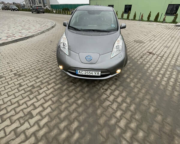 Сірий Ніссан Ліф, об'ємом двигуна 0 л та пробігом 132 тис. км за 6700 $, фото 8 на Automoto.ua