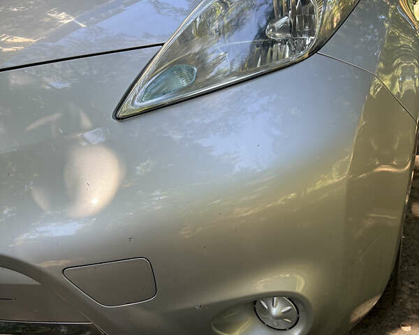 Сірий Ніссан Ліф, об'ємом двигуна 0 л та пробігом 101 тис. км за 6950 $, фото 9 на Automoto.ua