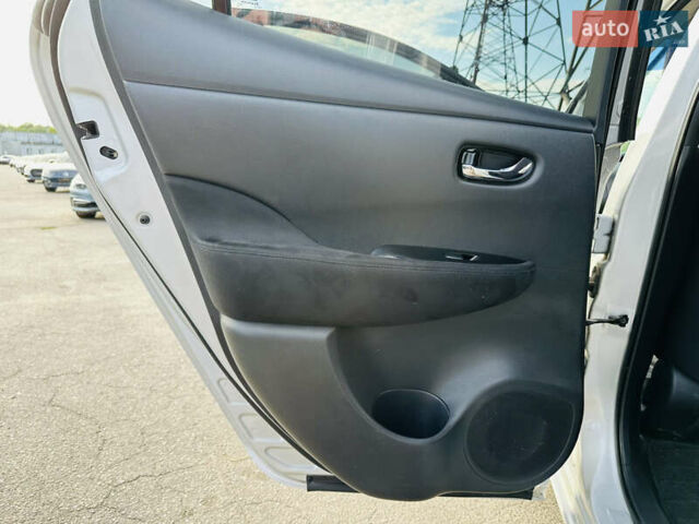 Серый Ниссан Лиф, объемом двигателя 0 л и пробегом 67 тыс. км за 8500 $, фото 16 на Automoto.ua