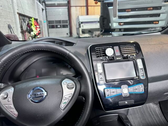 Сірий Ніссан Ліф, об'ємом двигуна 0 л та пробігом 98 тис. км за 7200 $, фото 4 на Automoto.ua