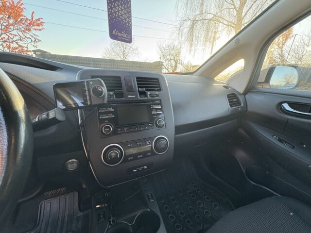 Серый Ниссан Лиф, объемом двигателя 0 л и пробегом 128 тыс. км за 6500 $, фото 19 на Automoto.ua