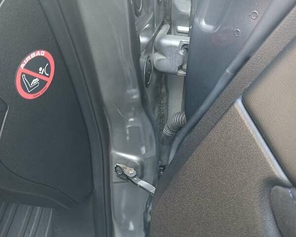 Серый Ниссан Лиф, объемом двигателя 0 л и пробегом 119 тыс. км за 7100 $, фото 37 на Automoto.ua