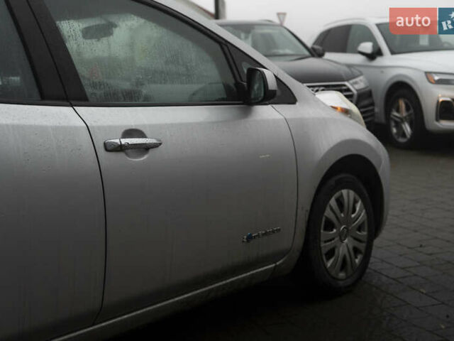 Сірий Ніссан Ліф, об'ємом двигуна 0 л та пробігом 173 тис. км за 6000 $, фото 10 на Automoto.ua