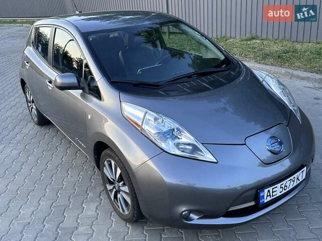 Сірий Ніссан Ліф, об'ємом двигуна 0 л та пробігом 132 тис. км за 7200 $, фото 10 на Automoto.ua