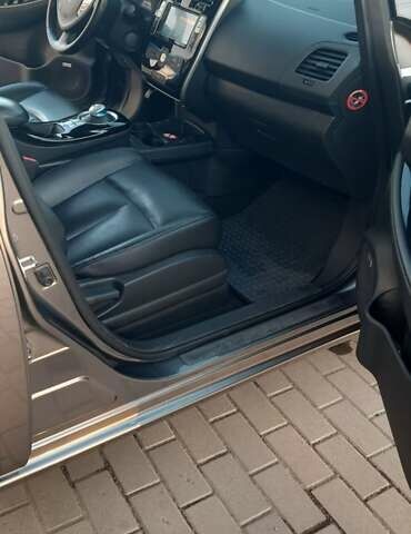 Сірий Ніссан Ліф, об'ємом двигуна 0 л та пробігом 93 тис. км за 8400 $, фото 13 на Automoto.ua