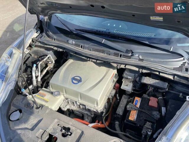Сірий Ніссан Ліф, об'ємом двигуна 0 л та пробігом 131 тис. км за 7500 $, фото 18 на Automoto.ua