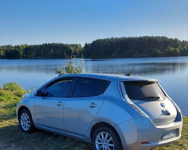 Сірий Ніссан Ліф, об'ємом двигуна 0 л та пробігом 155 тис. км за 6800 $, фото 1 на Automoto.ua