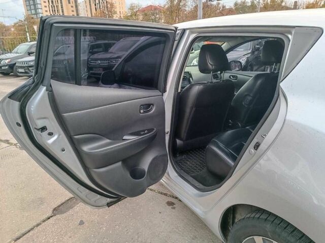 Серый Ниссан Лиф, объемом двигателя 0 л и пробегом 145 тыс. км за 6940 $, фото 10 на Automoto.ua