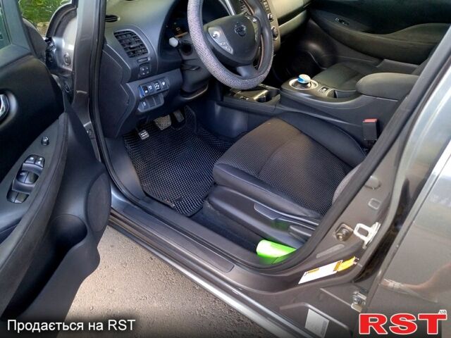 Серый Ниссан Лиф, объемом двигателя 0 л и пробегом 133 тыс. км за 6900 $, фото 7 на Automoto.ua