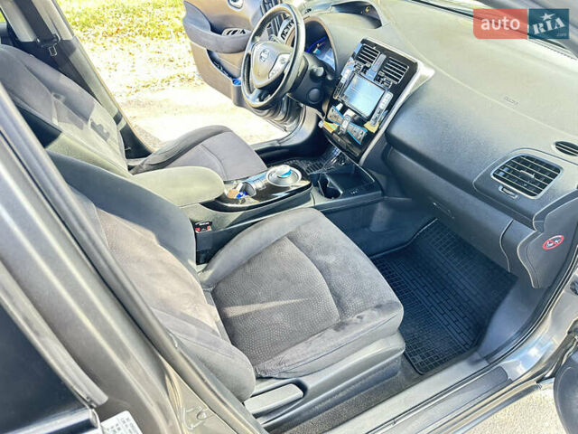 Серый Ниссан Лиф, объемом двигателя 0 л и пробегом 162 тыс. км за 6500 $, фото 5 на Automoto.ua