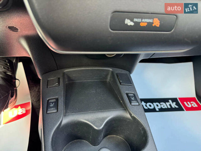 Сірий Ніссан Ліф, об'ємом двигуна 0 л та пробігом 125 тис. км за 7990 $, фото 28 на Automoto.ua