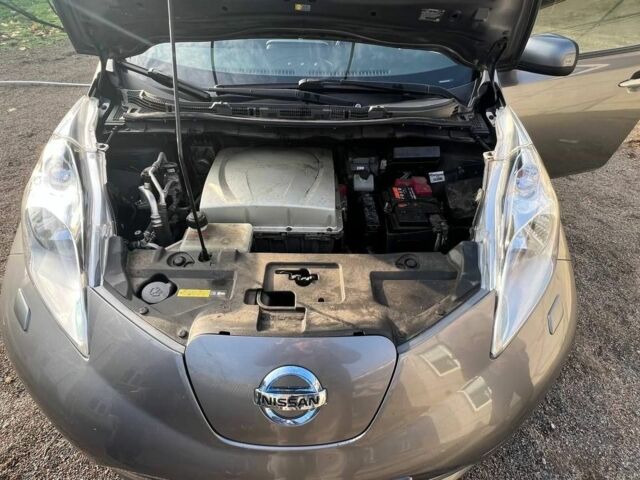 Серый Ниссан Лиф, объемом двигателя 0 л и пробегом 185 тыс. км за 6700 $, фото 1 на Automoto.ua