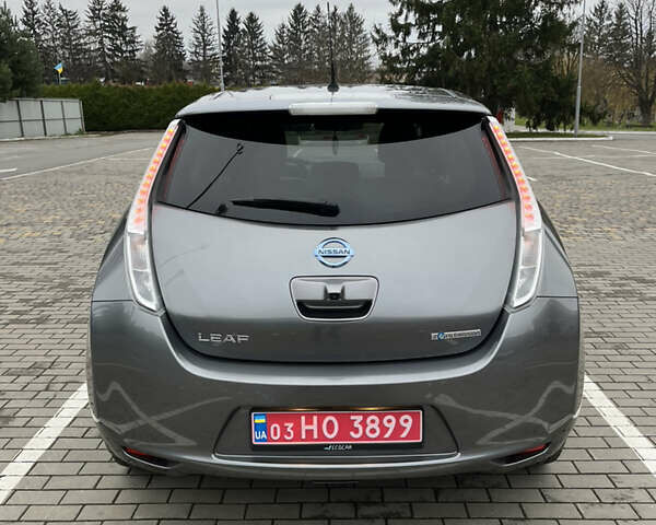 Серый Ниссан Лиф, объемом двигателя 0 л и пробегом 92 тыс. км за 8600 $, фото 25 на Automoto.ua