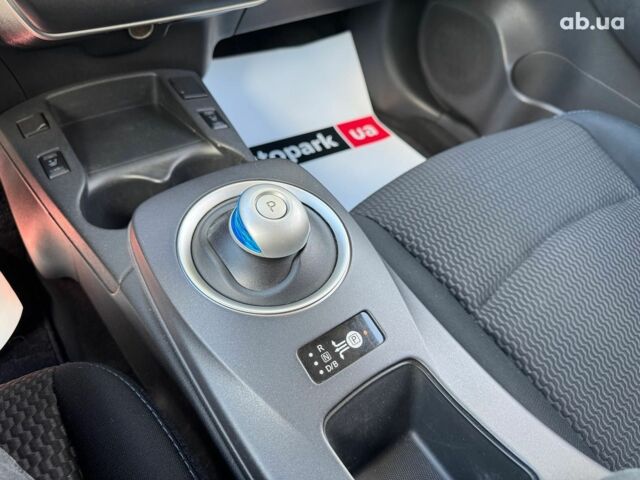 Серый Ниссан Лиф, объемом двигателя 0 л и пробегом 125 тыс. км за 7990 $, фото 29 на Automoto.ua