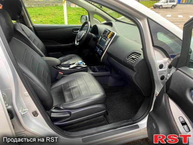 Серый Ниссан Лиф, объемом двигателя 80 л и пробегом 140 тыс. км за 7400 $, фото 9 на Automoto.ua