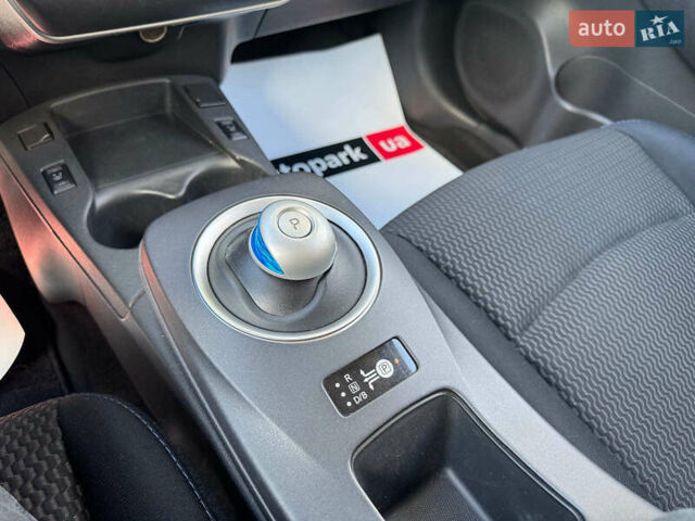 Сірий Ніссан Ліф, об'ємом двигуна 0 л та пробігом 125 тис. км за 7990 $, фото 29 на Automoto.ua