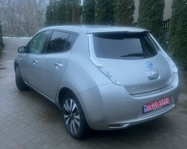 Серый Ниссан Лиф, объемом двигателя 0 л и пробегом 82 тыс. км за 7199 $, фото 4 на Automoto.ua