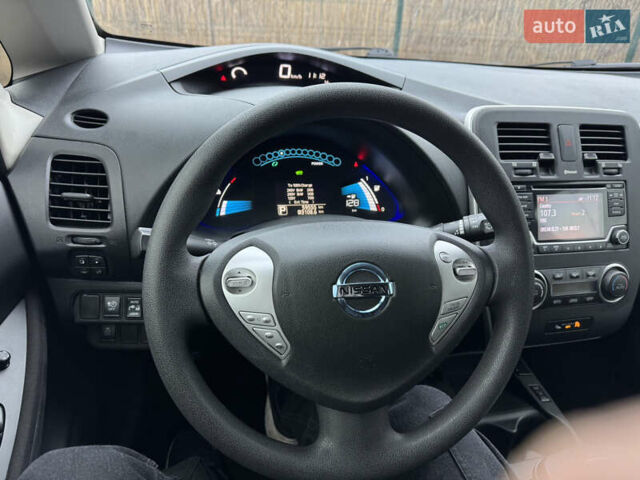 Серый Ниссан Лиф, объемом двигателя 0 л и пробегом 62 тыс. км за 8600 $, фото 12 на Automoto.ua