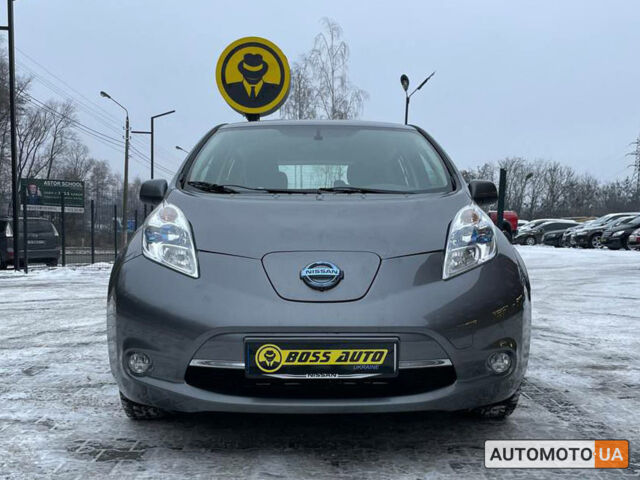 Сірий Ніссан Ліф, об'ємом двигуна 24 л та пробігом 70 тис. км за 8500 $, фото 1 на Automoto.ua