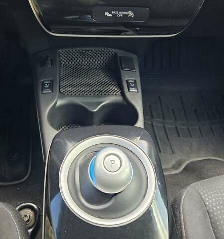 Сірий Ніссан Ліф, об'ємом двигуна 0 л та пробігом 110 тис. км за 7700 $, фото 24 на Automoto.ua