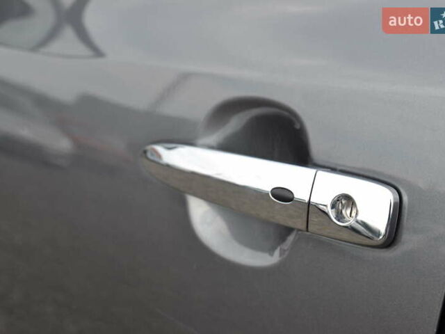 Серый Ниссан Лиф, объемом двигателя 0 л и пробегом 56 тыс. км за 8000 $, фото 36 на Automoto.ua