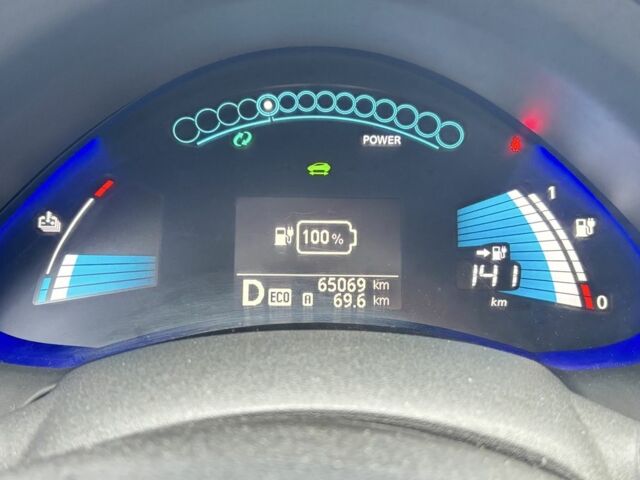 Серый Ниссан Лиф, объемом двигателя 0 л и пробегом 65 тыс. км за 9000 $, фото 7 на Automoto.ua