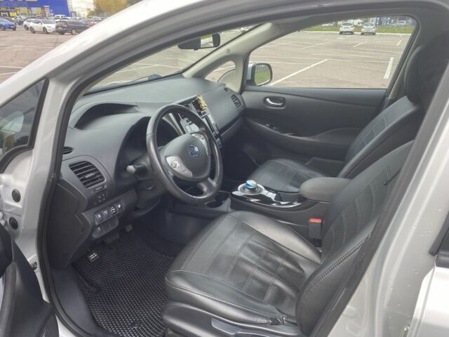 Серый Ниссан Лиф, объемом двигателя 0 л и пробегом 140 тыс. км за 7400 $, фото 3 на Automoto.ua