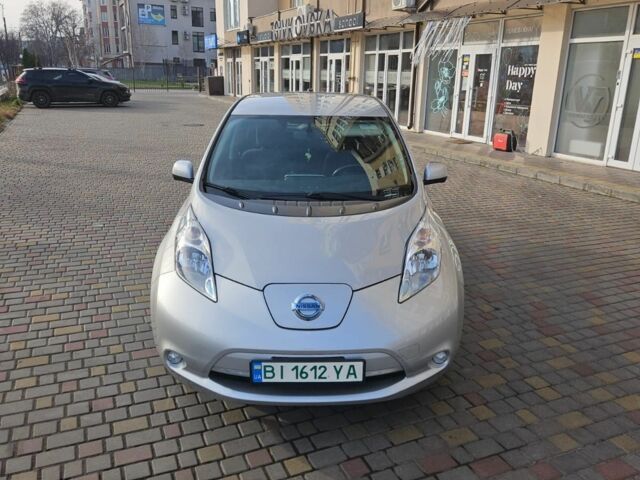 Сірий Ніссан Ліф, об'ємом двигуна 0 л та пробігом 57 тис. км за 9900 $, фото 6 на Automoto.ua