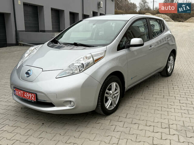 Серый Ниссан Лиф, объемом двигателя 0 л и пробегом 63 тыс. км за 7200 $, фото 5 на Automoto.ua