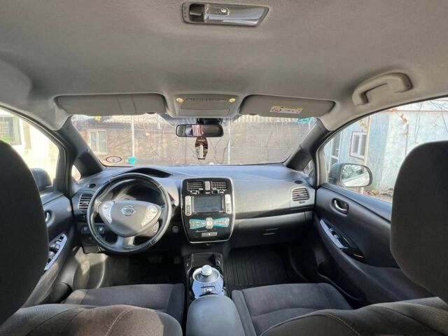 Серый Ниссан Лиф, объемом двигателя 0 л и пробегом 185 тыс. км за 6700 $, фото 7 на Automoto.ua