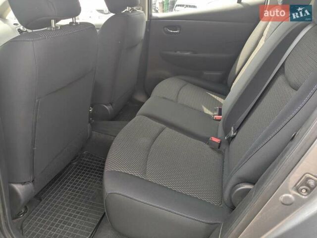 Серый Ниссан Лиф, объемом двигателя 0 л и пробегом 75 тыс. км за 8900 $, фото 21 на Automoto.ua
