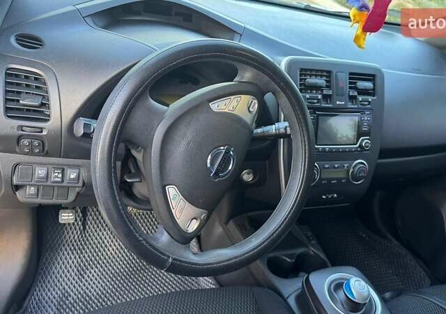 Ниссан Лиф 2016 в Харькове на Automoto.ua Серый Ниссан Лиф, объемом двигателя 0 л и пробегом 109 тыс. км за 7400 $, фото 4 на Automoto.ua